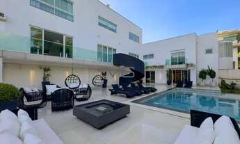 Imagem 2: LINDA CASA Alto Padrão com 5 suítes - 528 m² privativos em Condomínio no Boa Vista