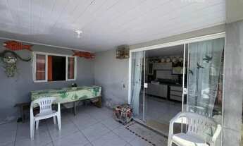 Imagem 2: Duas casas em um terreno