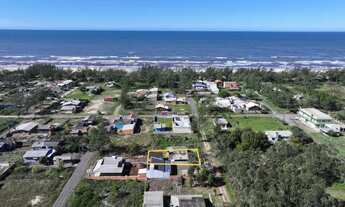 Imagem 4: Casa confortável a poucos metros do mar