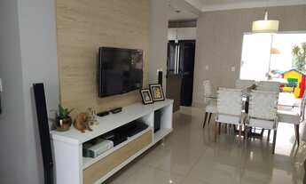 Imagem 2: Casa de condomínio para venda possui 171m² com 3 quartos, churrasqueira e piscina