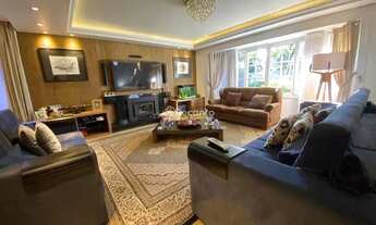 Imagem 5: Sobrado para venda possui 248 metros quadrados com 3 quartos em Vila Suica - Canela - RS