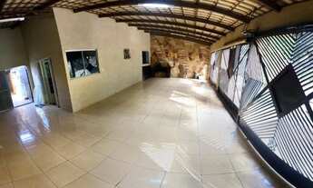 Imagem: Casa térrea com 3 quartos sendo 1 suíte