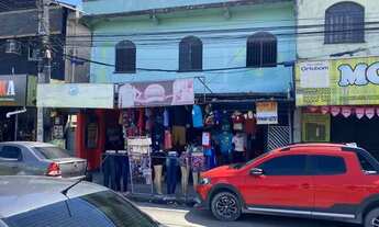 Imagem: Prédio com quitinetes e pontos comerciais