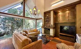 Imagem 4: Linda Casa mobiliada e decorada 4 dormitórios, 1 suíte, 220m², Condomínio fechado, Gramado