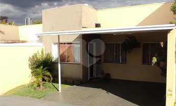 Imagem 2: Casa a venda em Cascavel, no Cancelli, com uma suíte e dois quartos