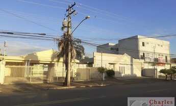 Imagem 2: Casa para Venda em Goiânia, Setor Coimbra, 3 dormitórios, 1 suíte, 2 banheiros, 4 vagas