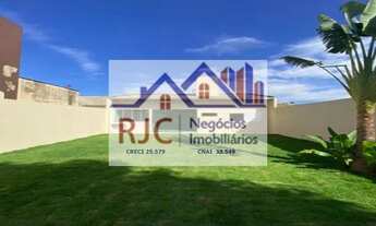 Imagem 2: Casa para Venda em Uberlândia, Jardim Patrícia, 1 dormitório, 1 suíte, 1 banheiro, 5 vagas