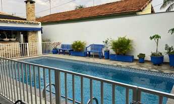 Imagem: Excelente casa com edícula e piscina para