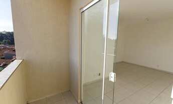 Imagem 2: 2 quartos sendo 1 suíte, sala, cozinha, banheiro com box blindex, área de serviço, varanda