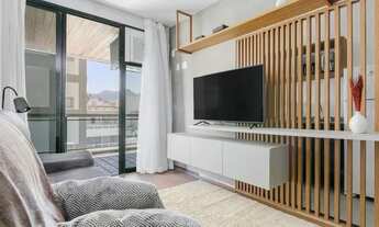 Imagem 2: Apartamento mibiliado, com varanda, 2 quartos, 1 vaga, varanda e infra estrutura