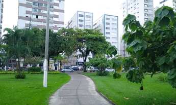 Imagem 2: VENDO AP 2 qtos GONZAGA - Prédio FRENTE praia - OPORTUNIDADE ÚNICA - Direto proprietário