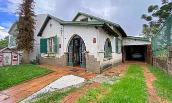 Imagem 4: Casa com três dormitórios com patio grande no bairro Santa Tereza