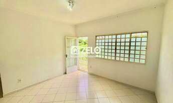 Imagem 3: Piso superior de sobrado com 70m² para locação, localizada próxima ao Shopping Dom Pedro