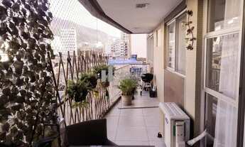 Imagem 3: Apartamento à venda na Rua Antônio Basílio, Tijuca. São 140 m² bem distribuídos, com varan