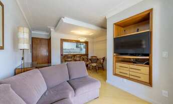 Imagem 6: Apartamento mobiliado, 03 dormitórios, sacada integrada c/ churrasqueira, 1 vaga