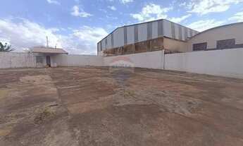 Imagem 2: Pátio - Av. Thomaz Alberto Whately