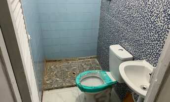 Imagem 5: Raul Veiga junto à praça do Bandeirante