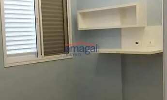 Imagem 7: Com 142,6 m² de área privativa, o apartamento fica em andar alto e tem sol da manhã