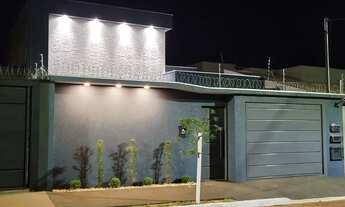 Imagem 2: Linda casa com piscina no Jardim das Nações