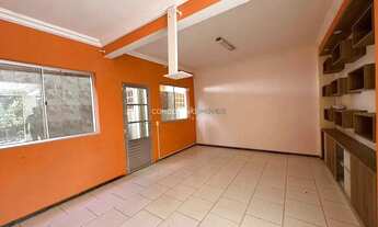 Imagem 7: CASA EM FRENTE À LAGOA OLHOS D?ÁGUA - LOCALIZAÇÃO PRIVILEGIADA