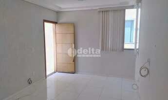 Imagem 2: Apartamento com 2 quartos sendo 1 suíte, disponível para locação no bairro Daniel Fonseca