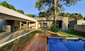 Imagem 2: Sobrado com acabamentos de primeira, móveis planejados e 2 suítes para venda em condomínio