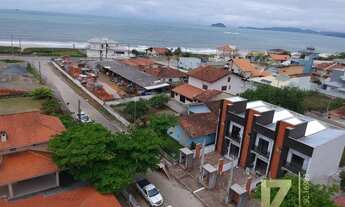 Imagem 1: Sobrado a menos de 200 metros da praia em Itacolomi - Balneário Piçarras - SC