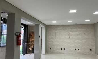 Imagem 7: Casa Aluguel/Venda reformada ideal para clínica de estética/salão de Beleza