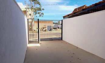 Imagem 2: )(- Linda casa com 2 quartos área externa e duas vagas em Parque Independência lll