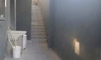 Imagem 5: Aluga se casa de 2 cómodos no suburbano