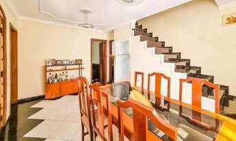 Imagem 2: Maravilhosa casa no bairro Serrano, Região da Pampulha com 06 quartos 3 suítes com closet