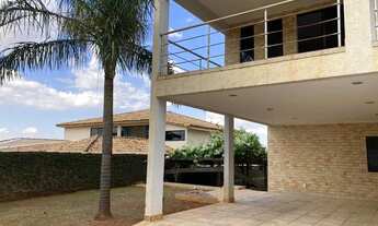 Imagem: Sobrado para venda tem 800 metros quadrados