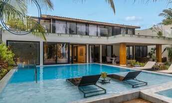 Imagem 2: CASA PÉ NA AREIA DE ALTO LUXO COM 7 SUÍTES A VENDA NA PRAIA DE GUARAJUBA. PORTEIROA FECHAD