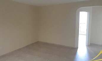 Imagem 6: Apartamento em Tirol com 2/4 + Dependência, 1 Vaga, Escada