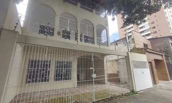 Imagem: Casa de 3 pavimentos com 750 m2, 5 quartos