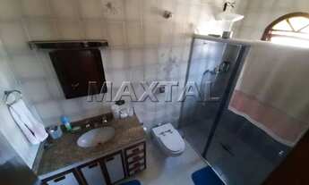 Imagem 5: Casa com 420m², 3 suítes, 5 banheiros e 8 vagas na região do Barro Branco