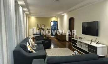 Imagem 2: Sobrado de Luxo com 3 Suítes, Garagem para 6 Veículos e Excelente Localização