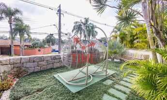 Imagem 6: CA0331 - Casa à Venda no São Lourenço 3 Quartos Suíte Piscina 4 Vagas Curitiba PR