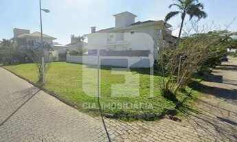 Imagem: Terreno plano de esquina em Jurerê Internacional