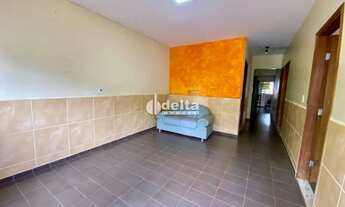 Imagem 2: Casa residencial disponível para venda no bairro Umuarama em Uberlândia-MG