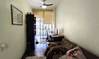 Imagem 2: Apartamento com 75m², varanda e vaga à venda na Glória