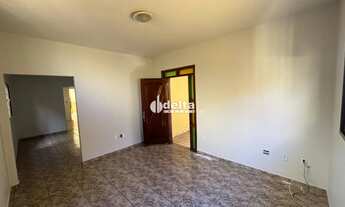 Imagem 3: Casa residencial com 3 quartos sendo 1 suíte disponível para locação no bairro Jardim Patr