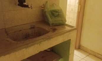 Imagem 3: Aluga-se kitnet Quarto com aluguel por R$700 /mês