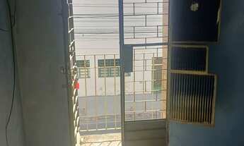 Imagem 2: Quitinete primeiro andar. Para mulheres!