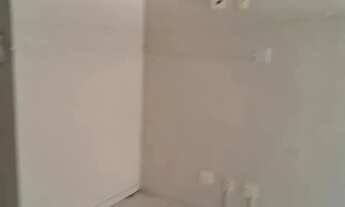 Imagem 6: Endereço nobre Méier, perto de tudo , prédio imponente, sala vazia com garagem