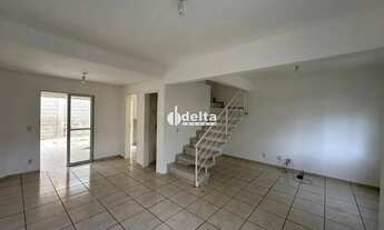 Imagem: Casa em condomínio com 3 quartos sendo