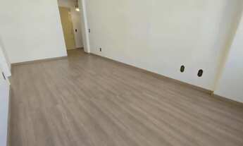 Imagem 4: Apartamento 2 dormitórios, closet, 2 banheiros, dep. empregada vista, para o Gua