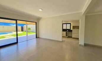 Imagem: Casa com quintal e piscina no Bairro Urbanova