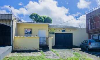 Imagem: Casa, 500m², 2/4, 2vgs, em frente a pça