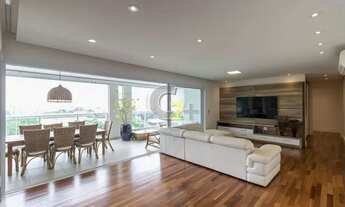 Imagem 2: Apartamento para venda possui 242 metros quadrados com 4 quartos em Água Branca - São Paul